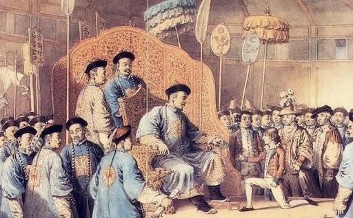 读完《饥饿的盛世》，这本书更像是乾隆皇帝的传记，讲述了他一生的重要事件